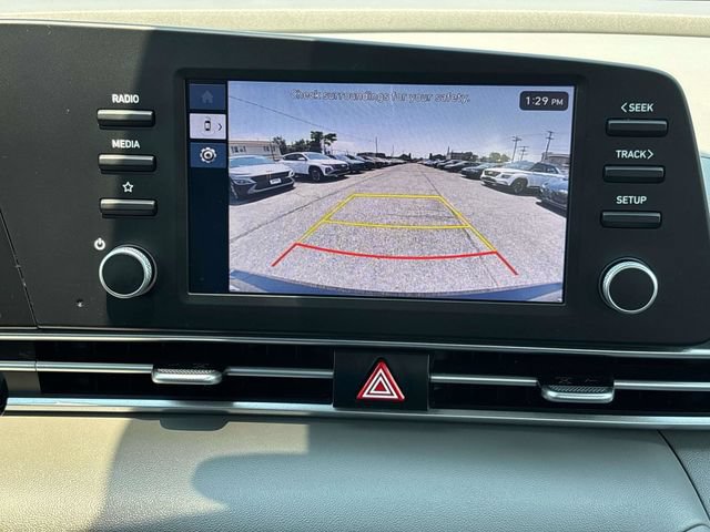 Certified 2024 Hyundai Elantra SE FWD image 21