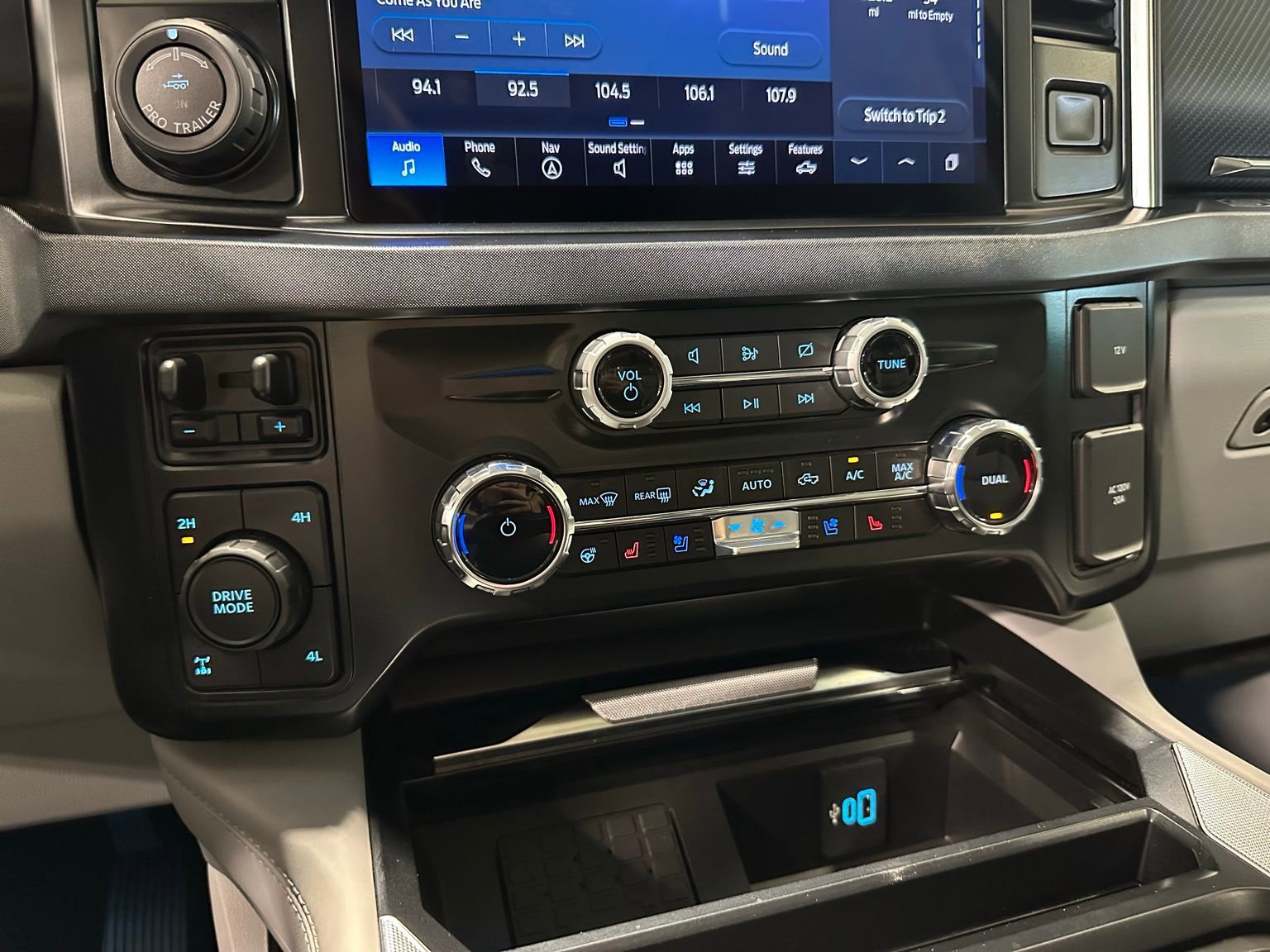 Used 2024 Ford F250 Limited w/ FX4 Off-Road Package image 38