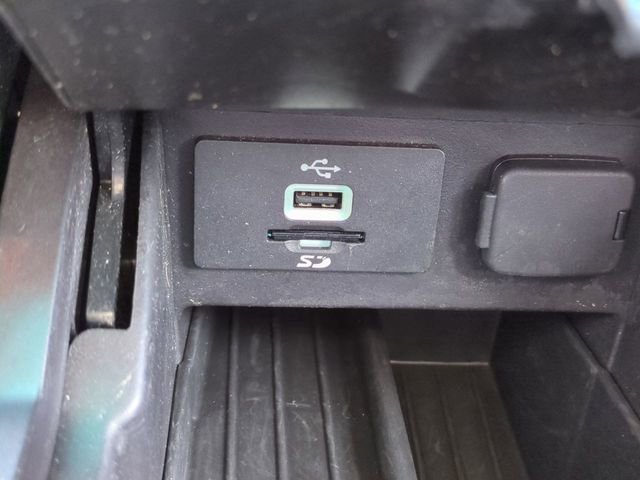 Used 2016 Ford Explorer XLT w/ Equipment Group 202A AWD/4WD image 22