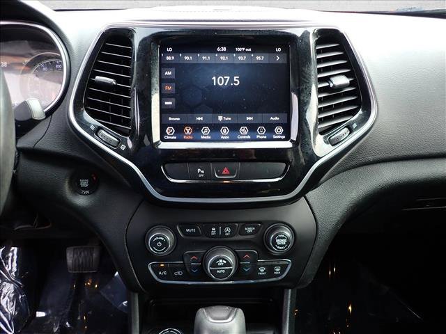 Used 2019 Jeep Cherokee Limited w/ Trailer Tow Group AWD/4WD image 17
