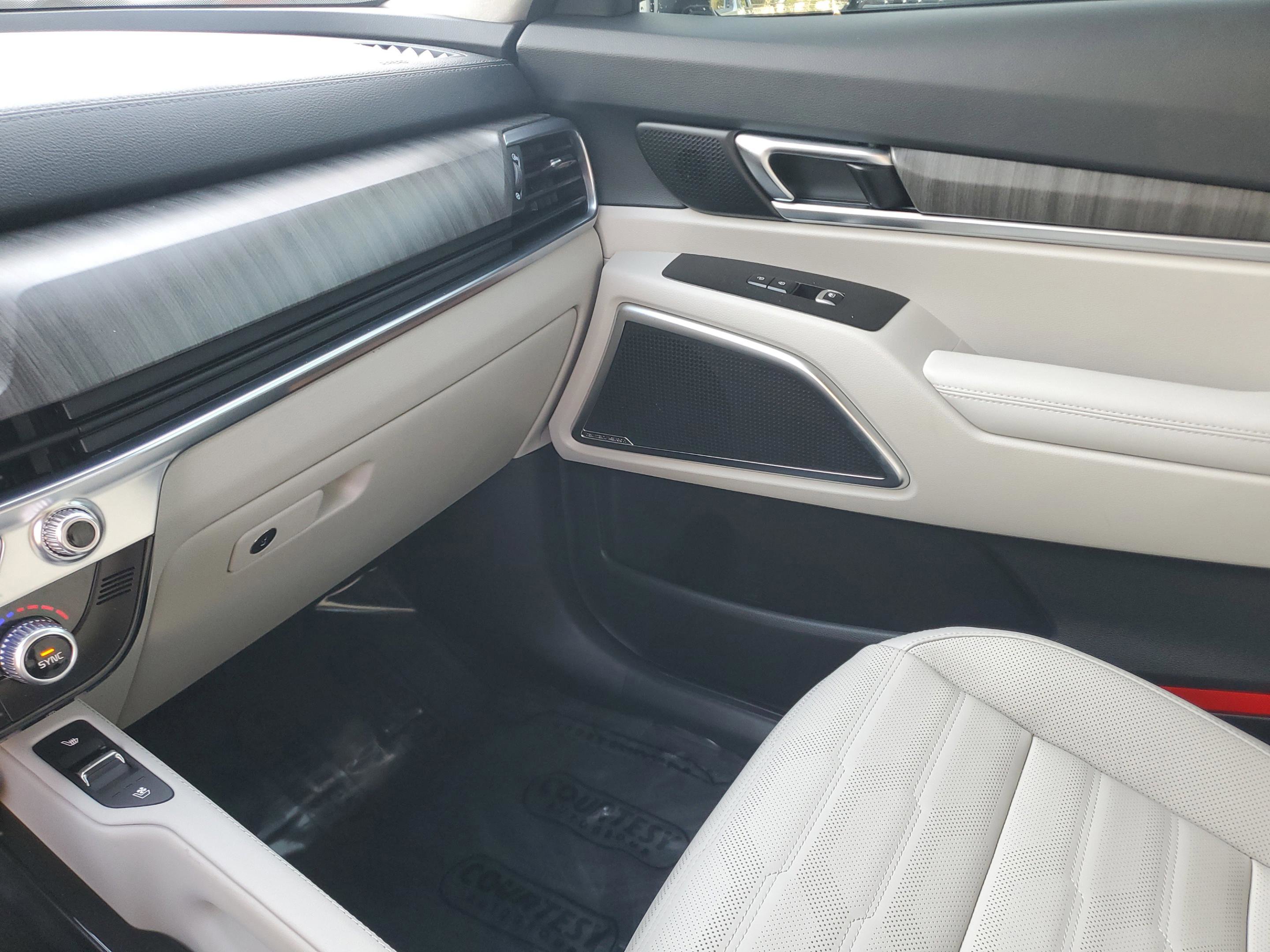 Used 2025 Kia Telluride SX Prestige image 26