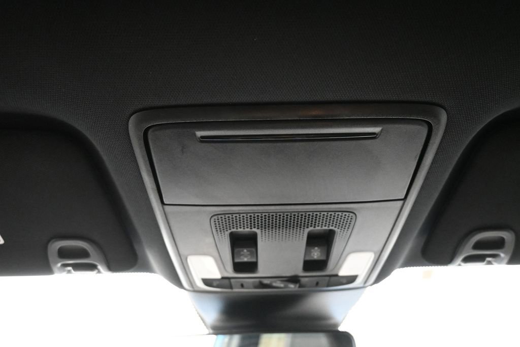 Used 2025 Honda Pilot TrailSport image 17