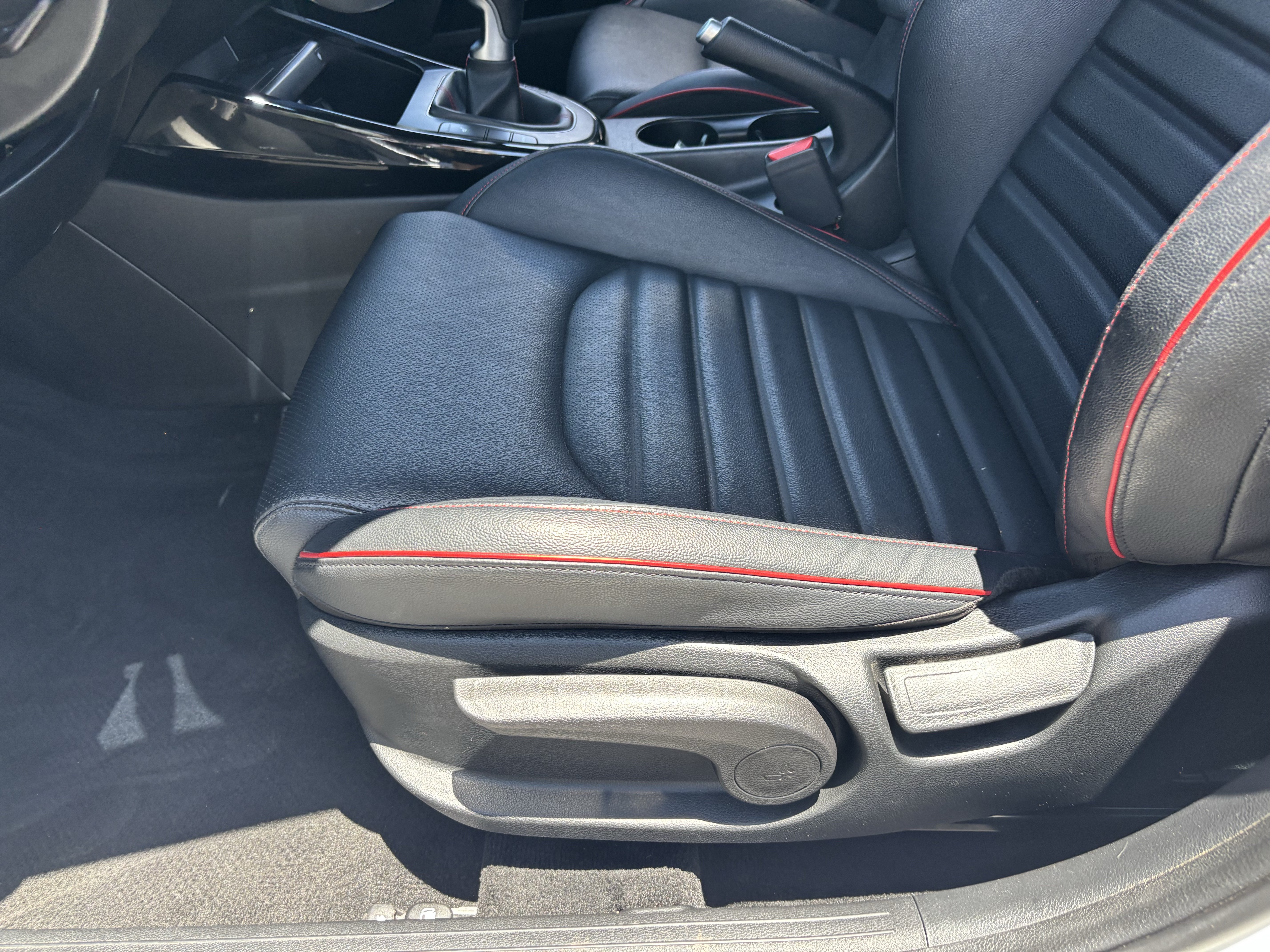 Certified 2023 Kia Forte GT FWD image 18