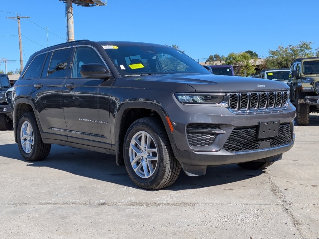 New 2026 Jeep Grand Cherokee Laredo X AWD/4WD image 7
