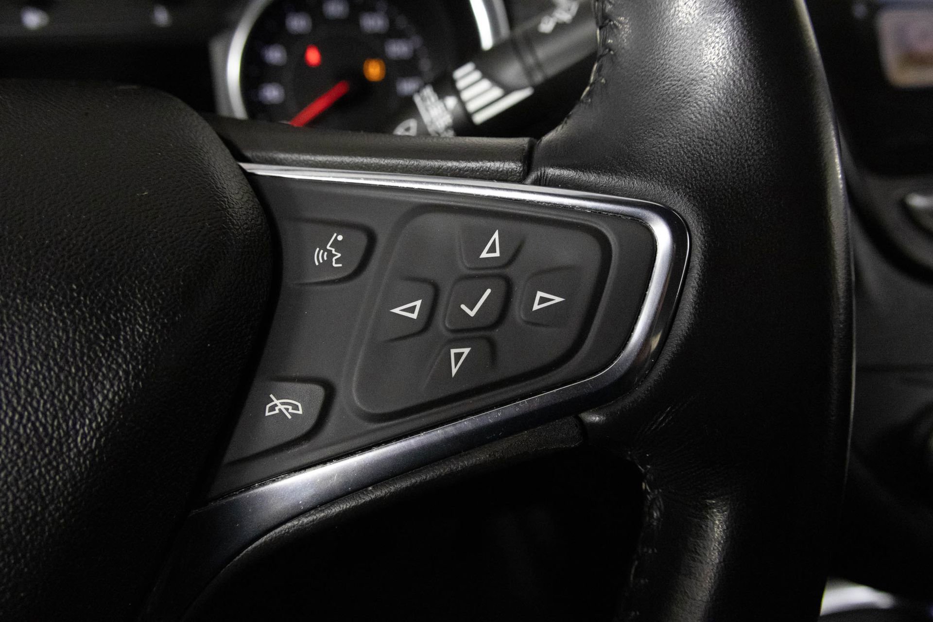 Used 2018 Chevrolet Malibu LT image 30