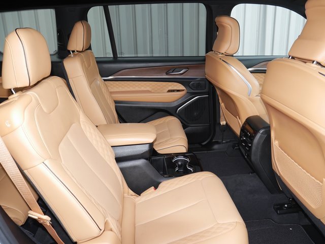 Used 2024 Jeep Grand Cherokee L Summit image 31