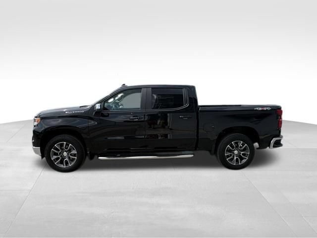 Used 2024 Chevrolet Silverado 1500 LT AWD/4WD image 12