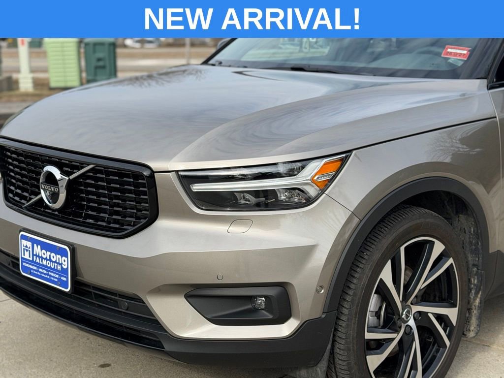 Used 2022 Volvo XC40 T5 R-Design w/ Advanced Package image 6