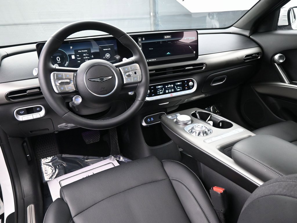 Used 2025 Genesis GV60 RWD image 10