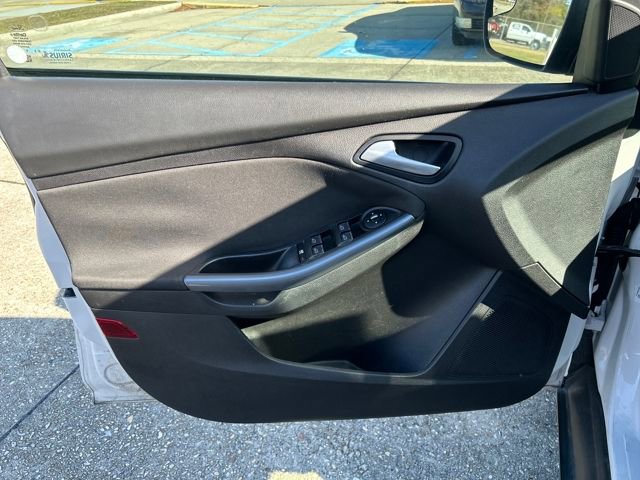Used 2014 Ford Focus Titanium image 9