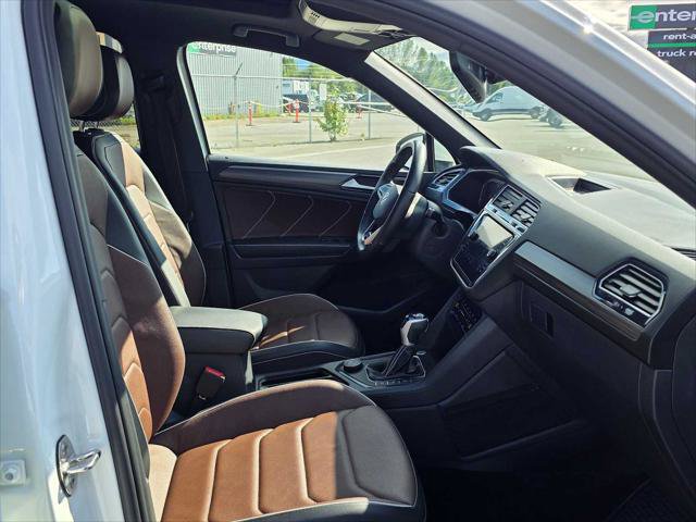 Used 2023 Volkswagen Tiguan SEL R-Line AWD/4WD image 11