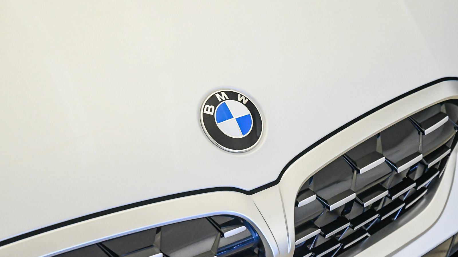 Used 2025 BMW M340i RWD image 8