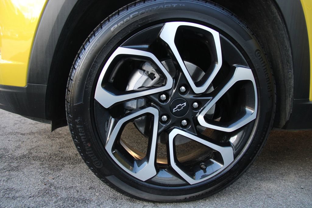 Used 2025 Chevrolet Trax RS image 36