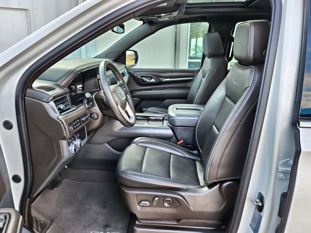 Used 2023 GMC Yukon Denali AWD/4WD image 16