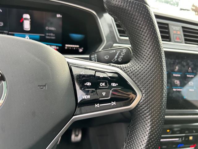 Used 2022 Volkswagen Tiguan SE R-Line image 18