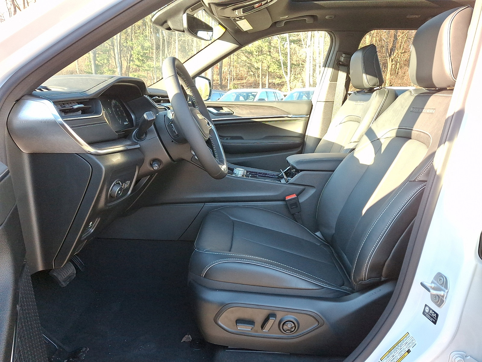 New 2025 Jeep Grand Cherokee Overland w/ Trailer Tow Package image 10