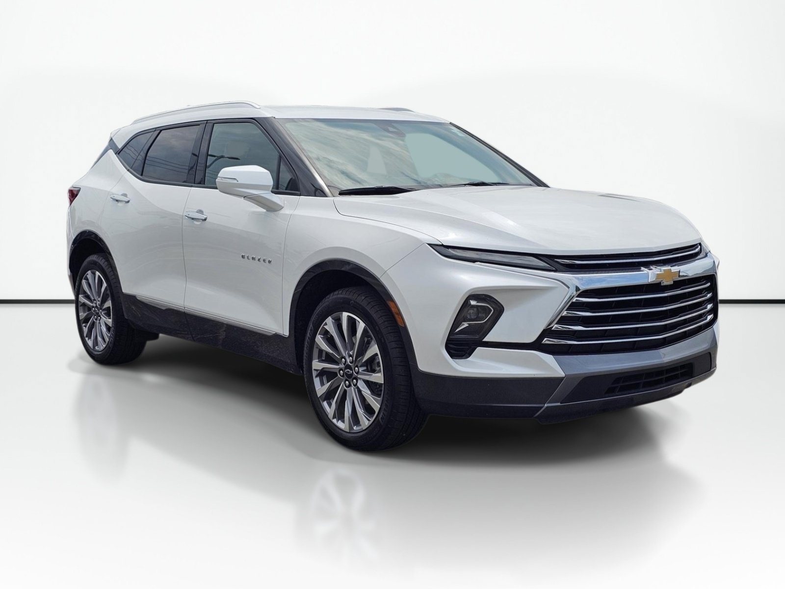 Used 2023 Chevrolet Blazer Premier FWD image 5