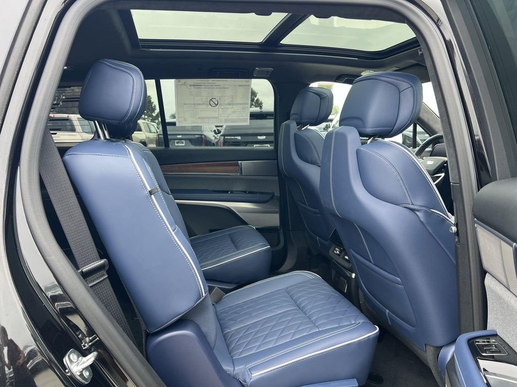 New 2026 Cadillac Vistiq Premium Luxury image 34
