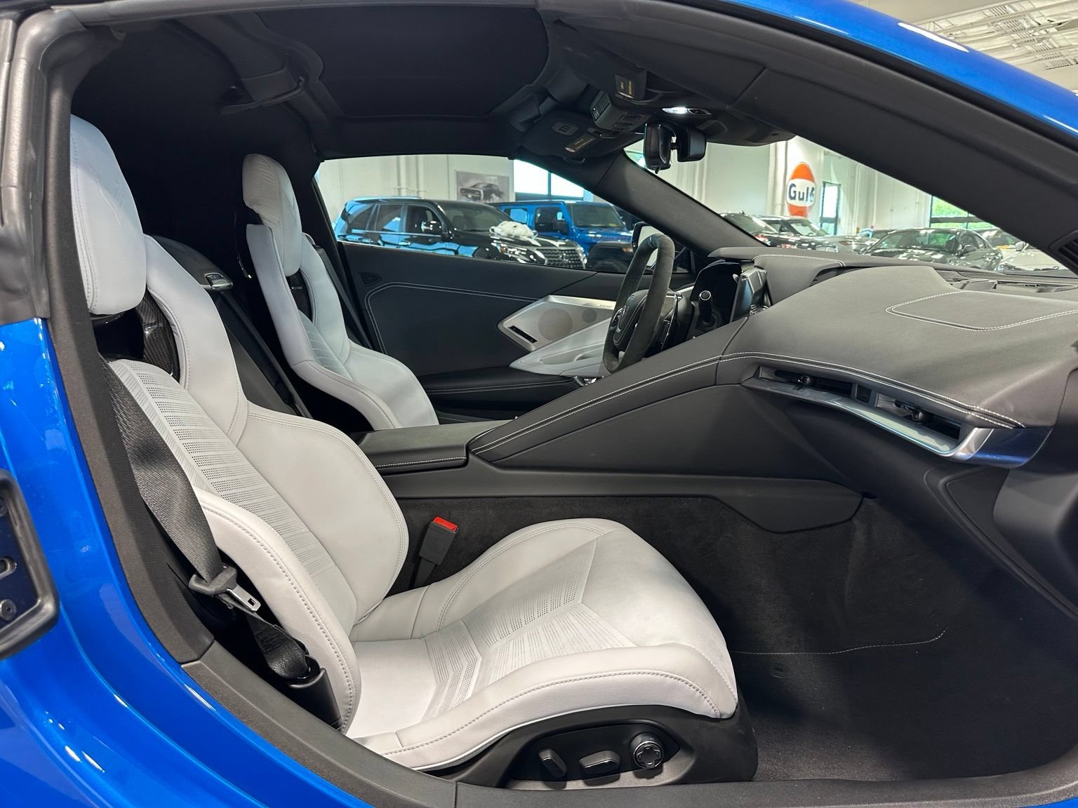 Used 2025 Chevrolet Corvette Stingray Preferred Cpe w/ Z51 Performance Package RWD image 39