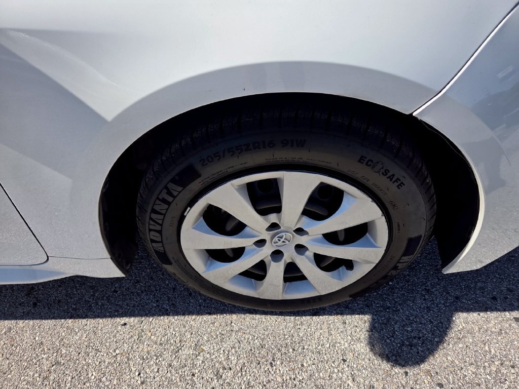 Used 2024 Toyota Corolla LE FWD image 18