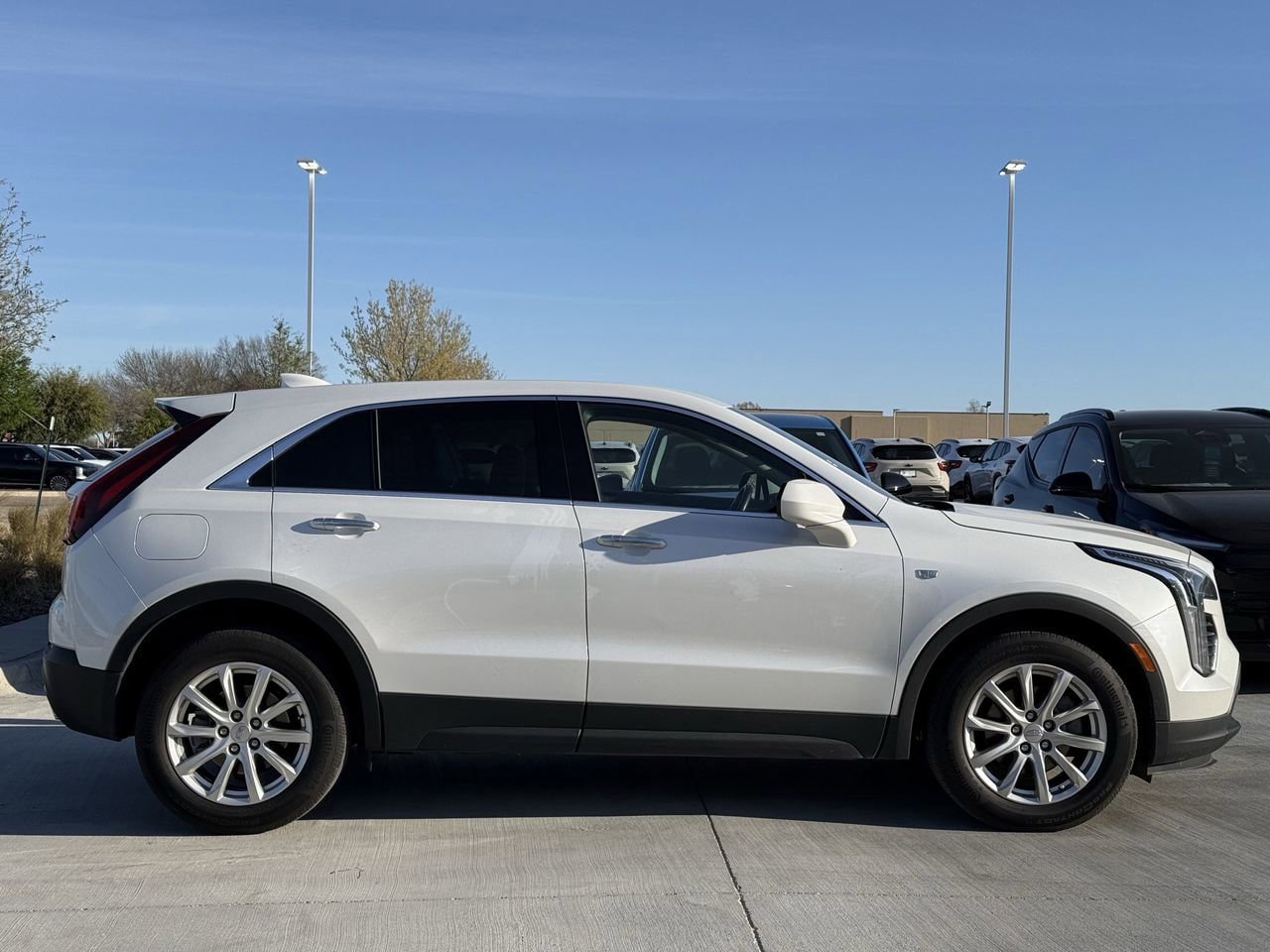 Used 2023 Cadillac XT4 Luxury FWD image 3