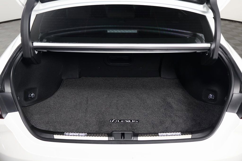 Certified 2025 Lexus ES 300h w/ Premium Package image 14