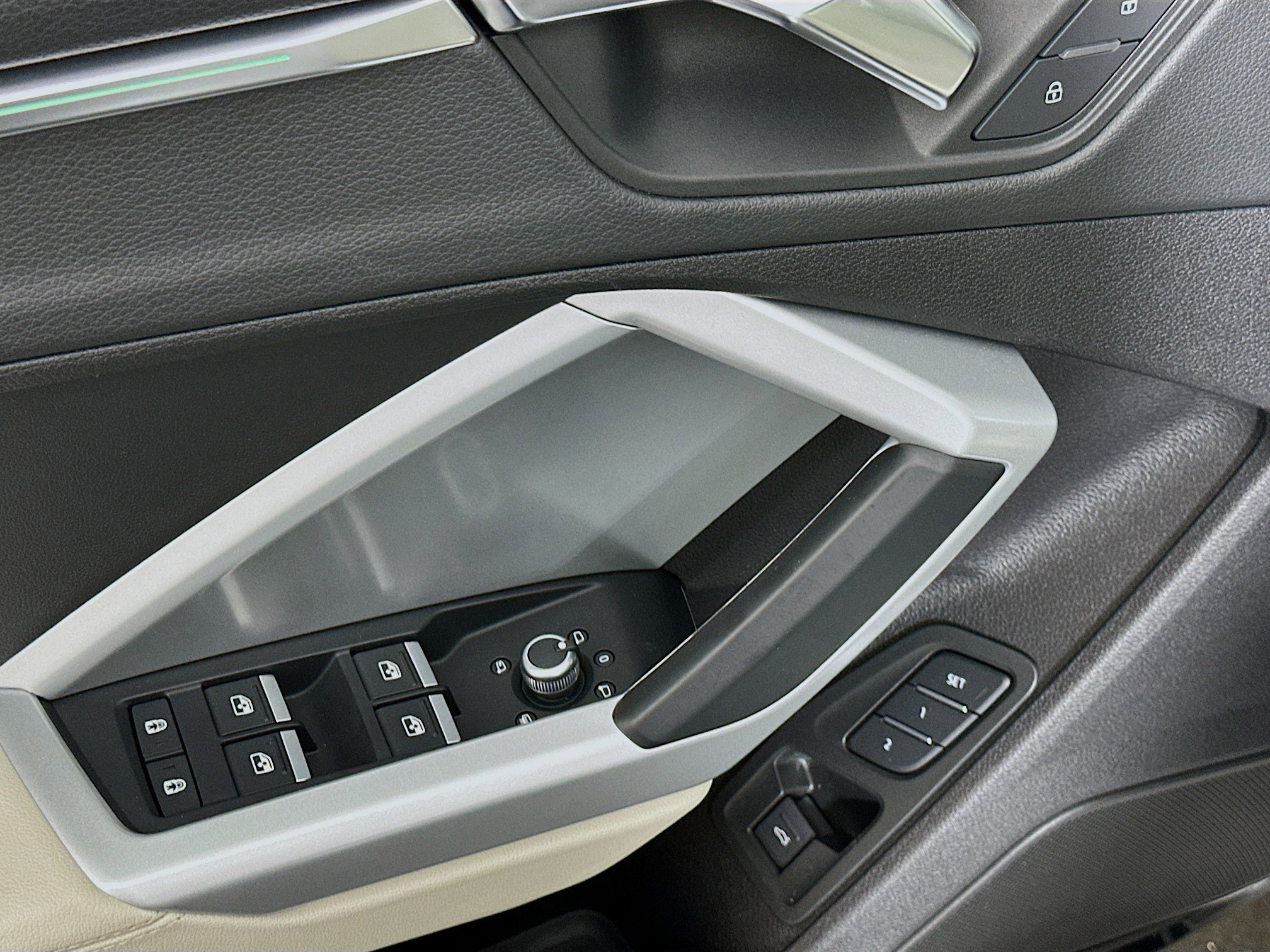 Used 2022 Audi Q3 2.0T Premium Plus w/ Premium Plus Package image 15