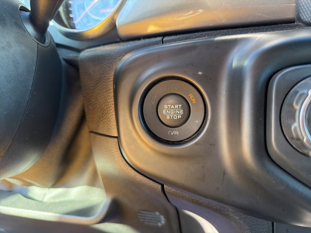 Used 2018 Jeep Wrangler Unlimited Sahara image 35