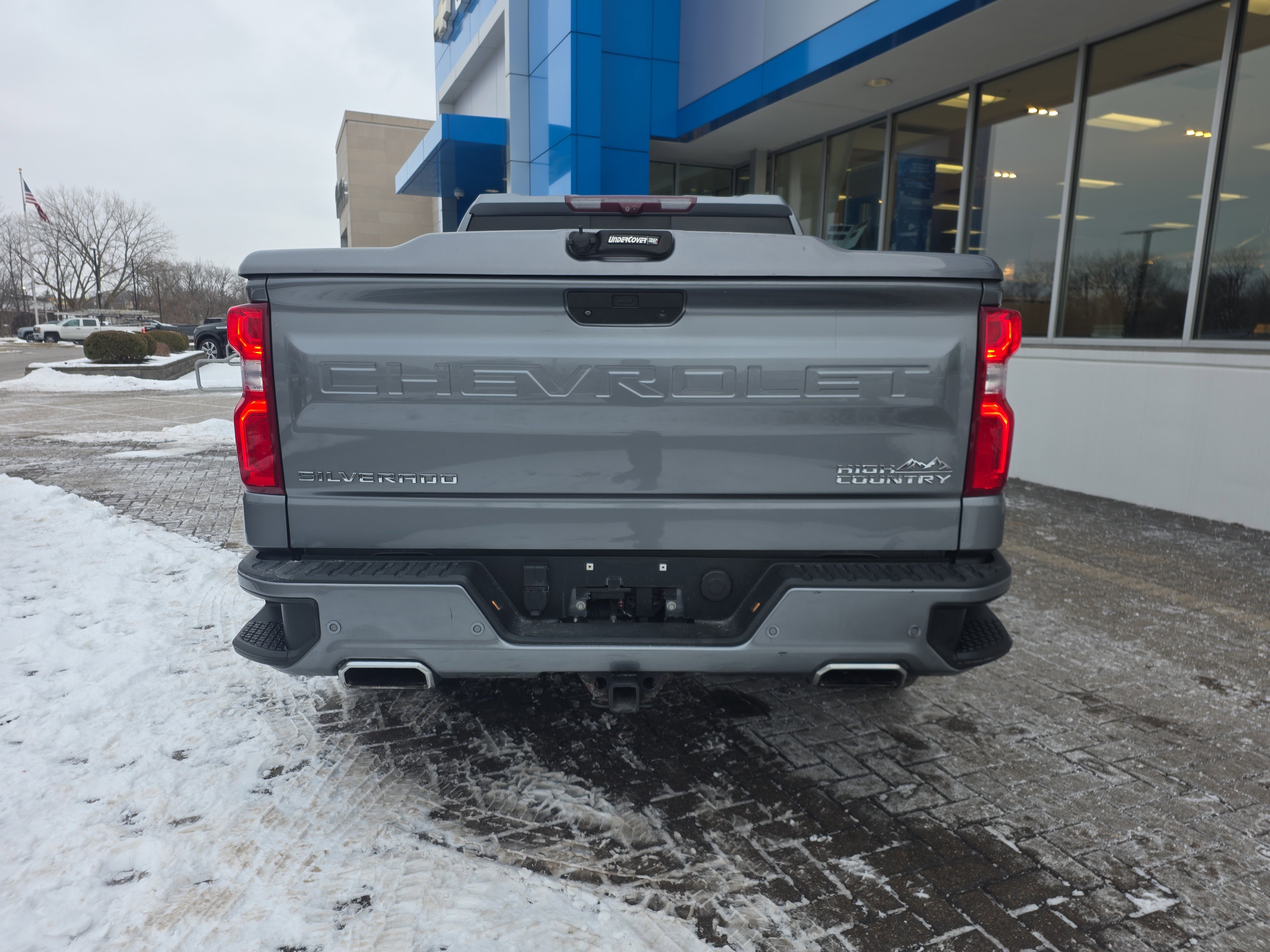 Used 2020 Chevrolet Silverado 1500 High Country w/ Technology Package image 4