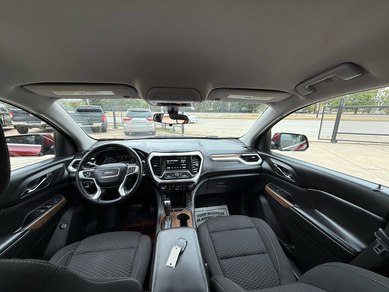 Used 2017 GMC Acadia SLE image 10