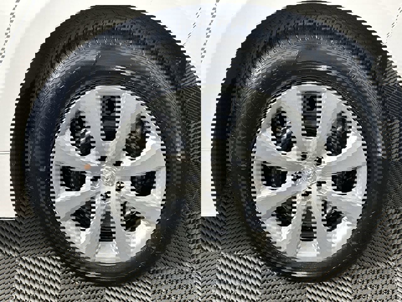 Used 2024 Toyota Corolla LE image 10