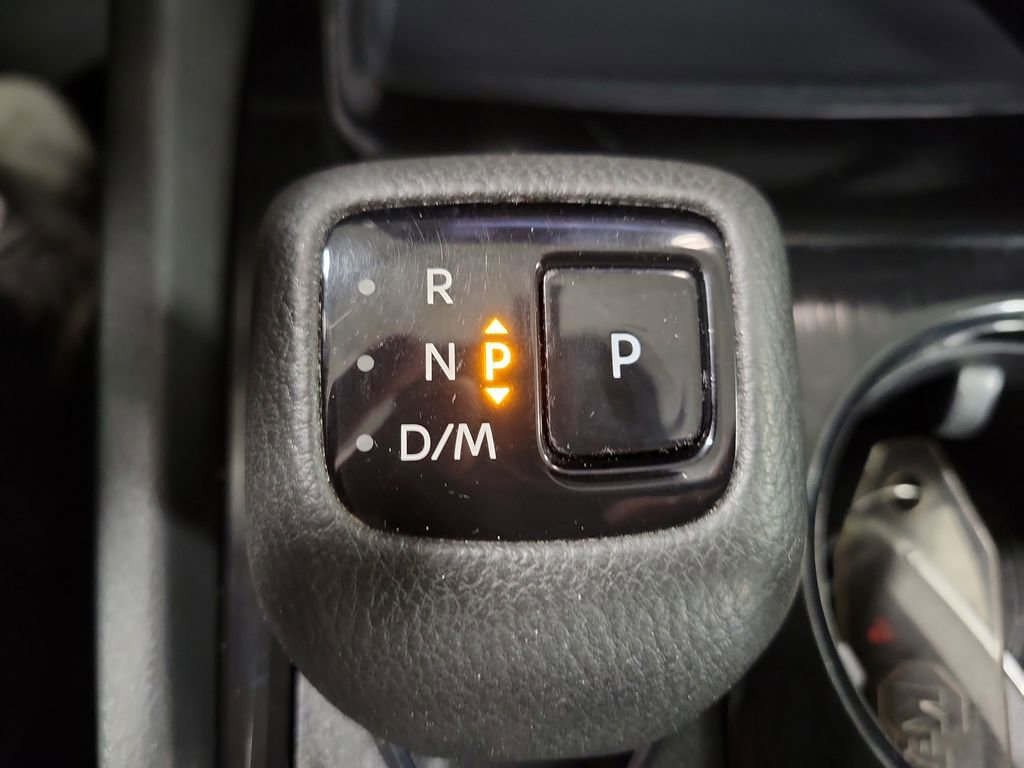 Used 2023 Nissan Rogue S FWD image 16