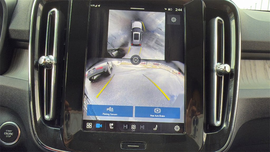 Certified 2025 Volvo XC40 B5 Plus image 18