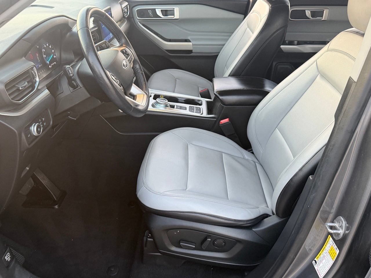 Used 2021 Ford Explorer XLT w/ Equipment Group 202A RWD image 30
