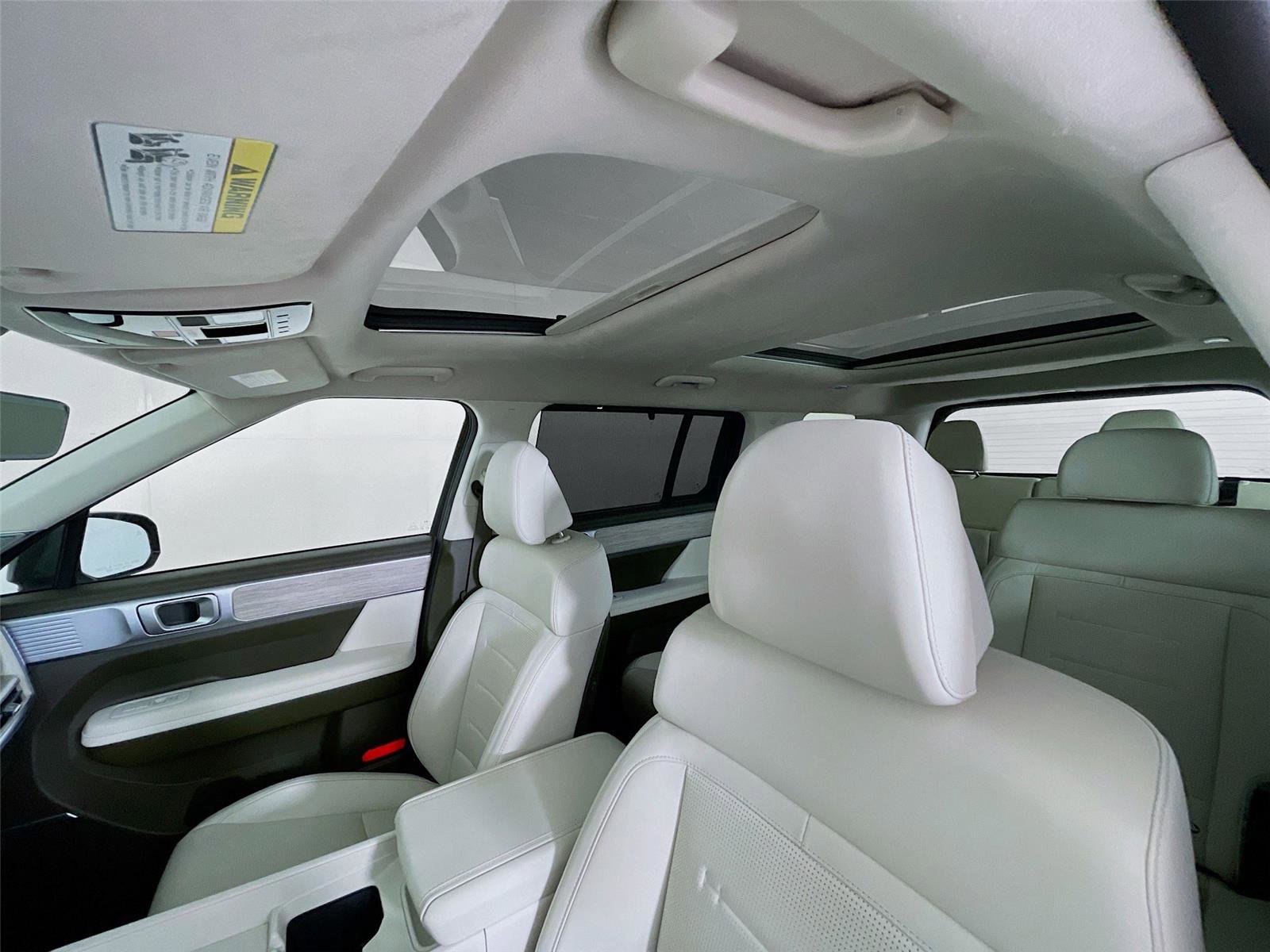 Used 2025 Hyundai Santa Fe Calligraphy image 12