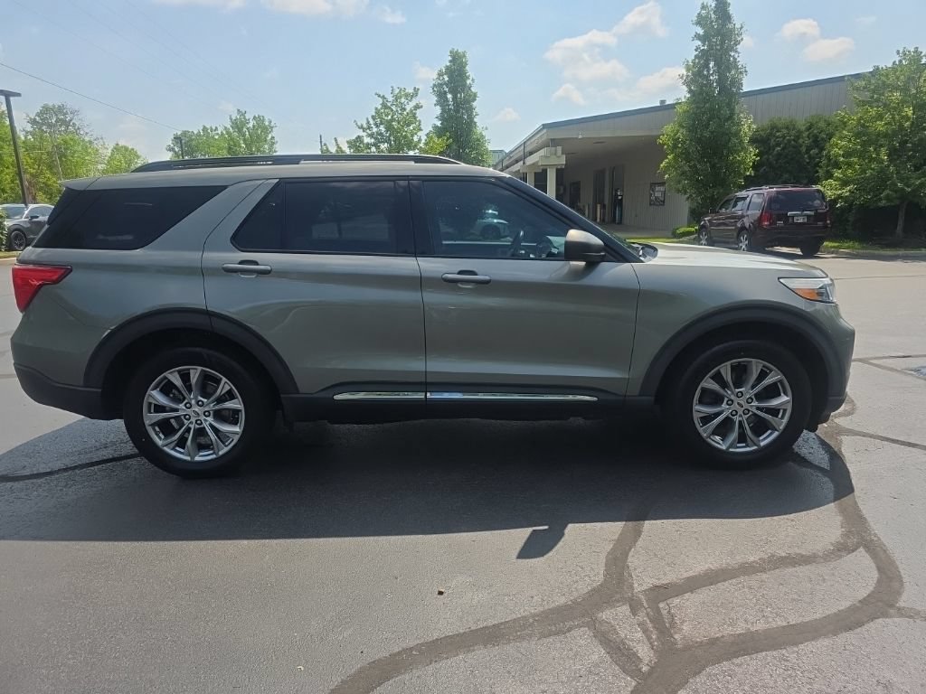 Used 2020 Ford Explorer XLT w/ Equipment Group 202A AWD/4WD image 10