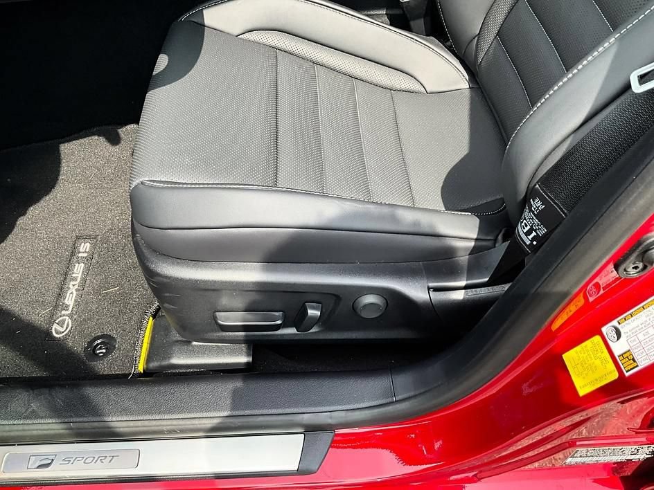 Used 2025 Lexus IS 500 w/ Accessory Package 2 RWD image 16