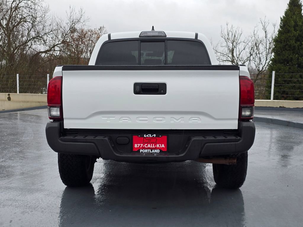 Used 2018 Toyota Tacoma SR image 4