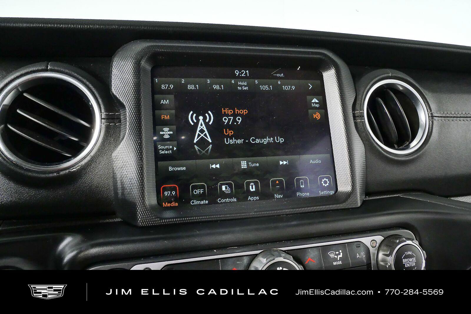 Used 2021 Jeep Wrangler Unlimited Sahara AWD/4WD image 13