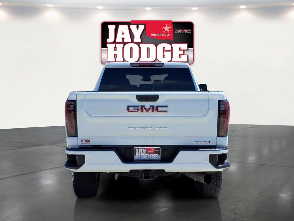 Used 2025 GMC Sierra 2500 AT4 AWD/4WD image 5