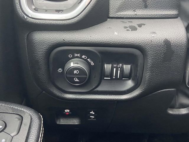 Used 2025 RAM 1500 Laramie AWD/4WD image 30