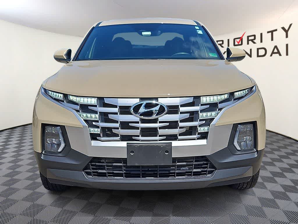 Used 2024 Hyundai Santa Cruz SE AWD/4WD image 2