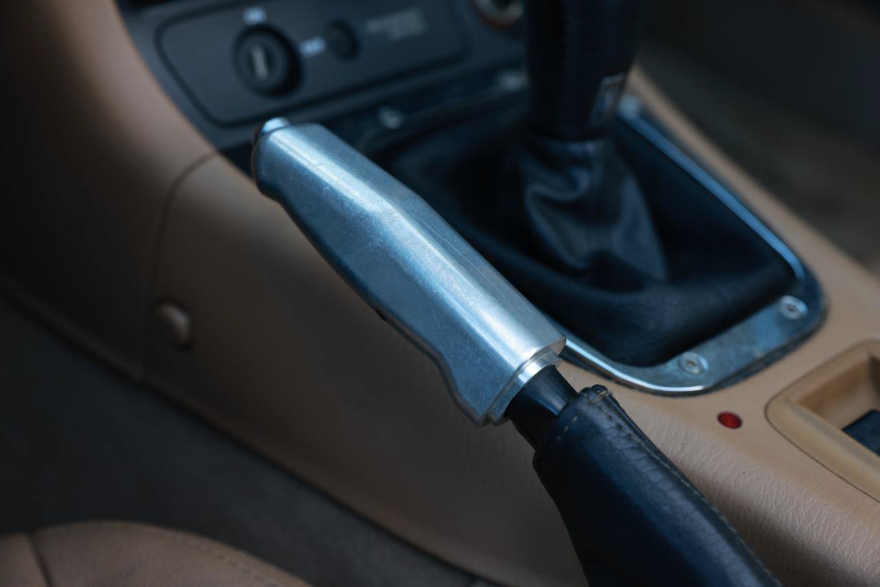 Used 2002 MAZDA MX-5 Miata RWD image 35