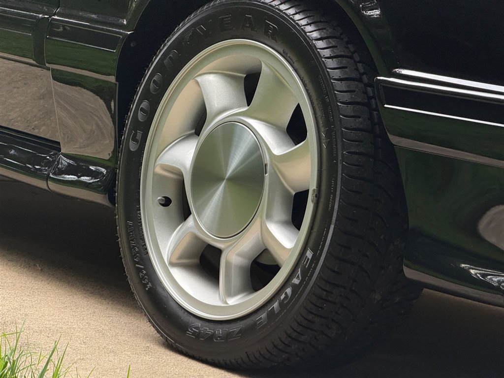 Used 1993 Ford Mustang Cobra RWD image 30