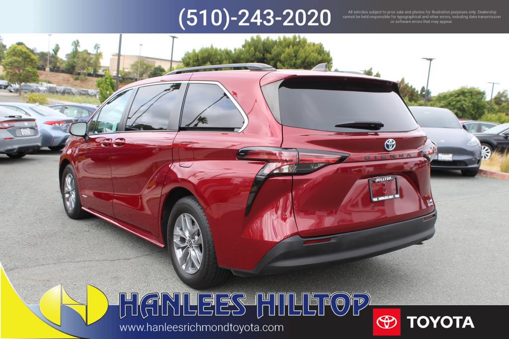 Used 2021 Toyota Sienna LE w/ LE Plus Package FWD image 9