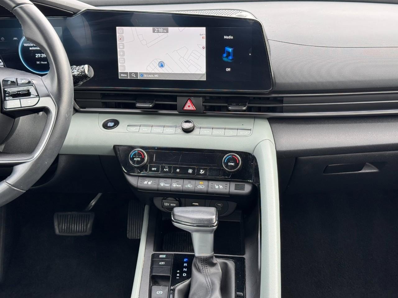 Used 2025 Hyundai Elantra Limited image 13