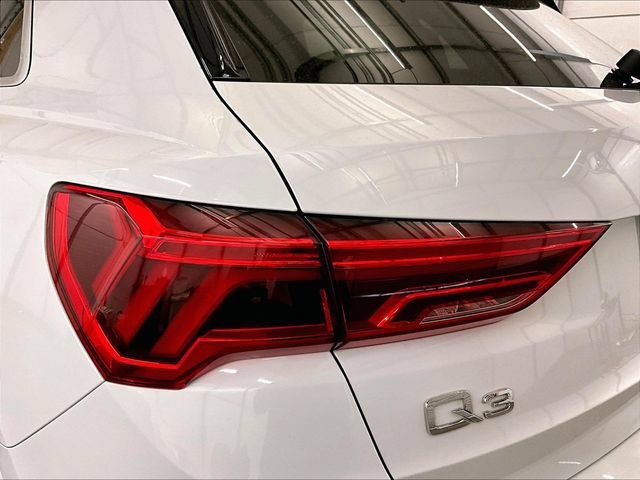 Used 2020 Audi Q3 2.0T Premium Plus w/ Premium Plus Package AWD/4WD image 28