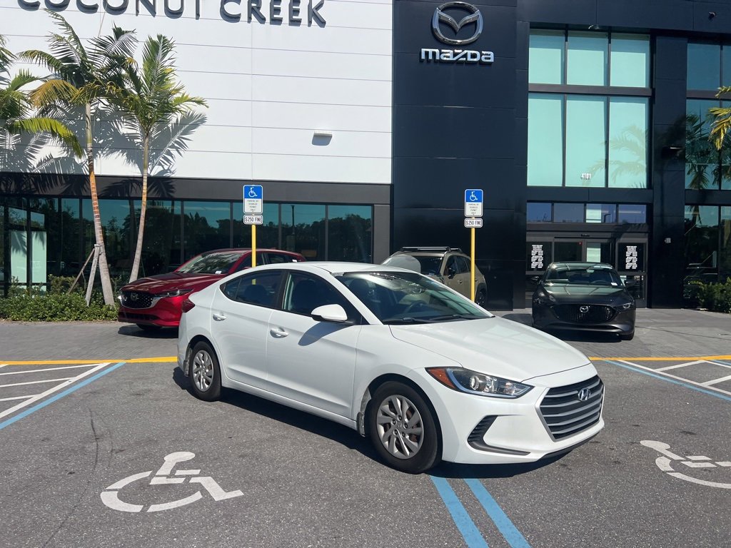 Used 2018 Hyundai Elantra SE image 6