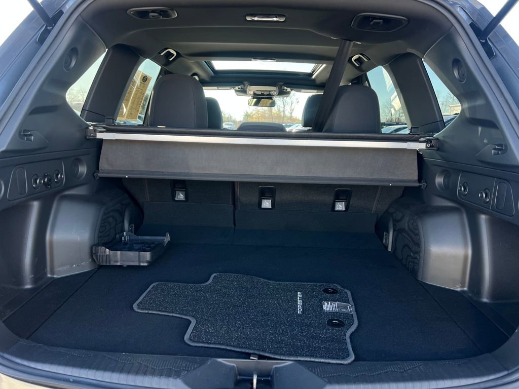 Used 2025 Subaru Forester Premium image 30