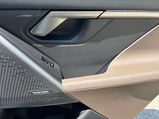 Used 2024 BMW i5 eDrive40i w/ Premium Package RWD image 31